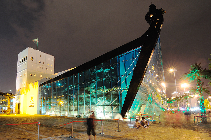 Ománský pavilon připomínal loď a zároveň pevnost.